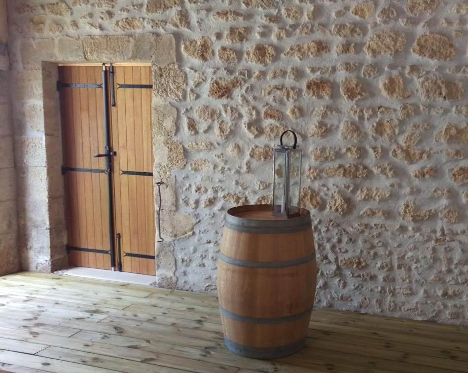 Au Coeur Des Vignobles Bed & Breakfast Saint-Estèphe Eksteriør bilde