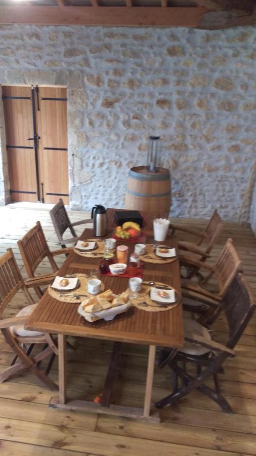 Au Coeur Des Vignobles Bed & Breakfast Saint-Estèphe Eksteriør bilde